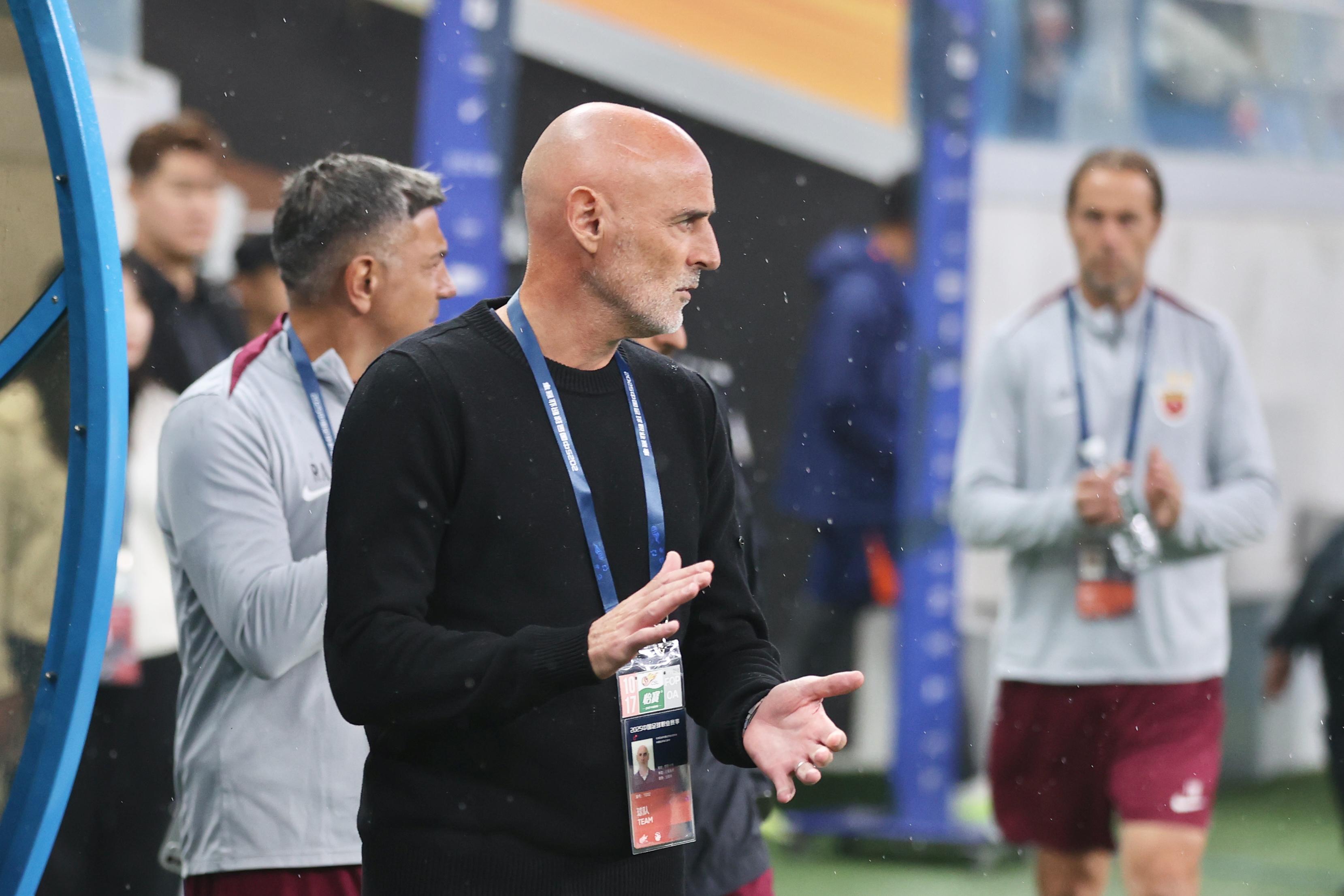 也是一个必, 记者王晓瑞, 练史密斯 也是一个必, 记者王晓瑞, 练史密斯